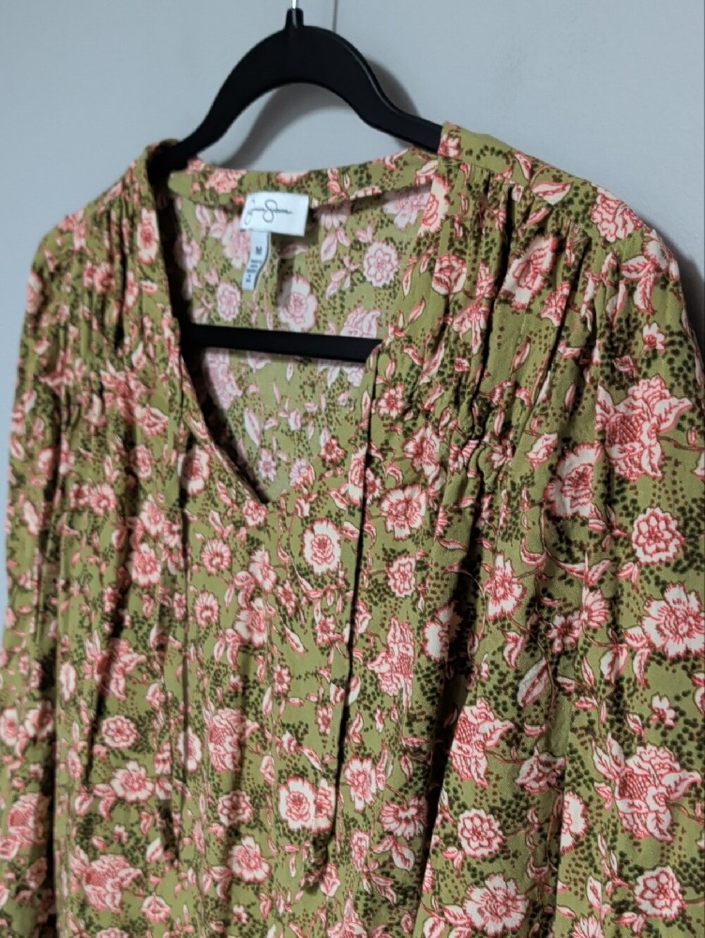 Jessica Simpson Olive and Pink Floral Scoop Neck Blouse - Picture 5 of 8